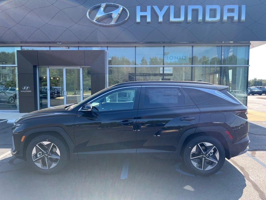 2026 Hyundai TUCSON SEL Premium in Black — front three-quarter view