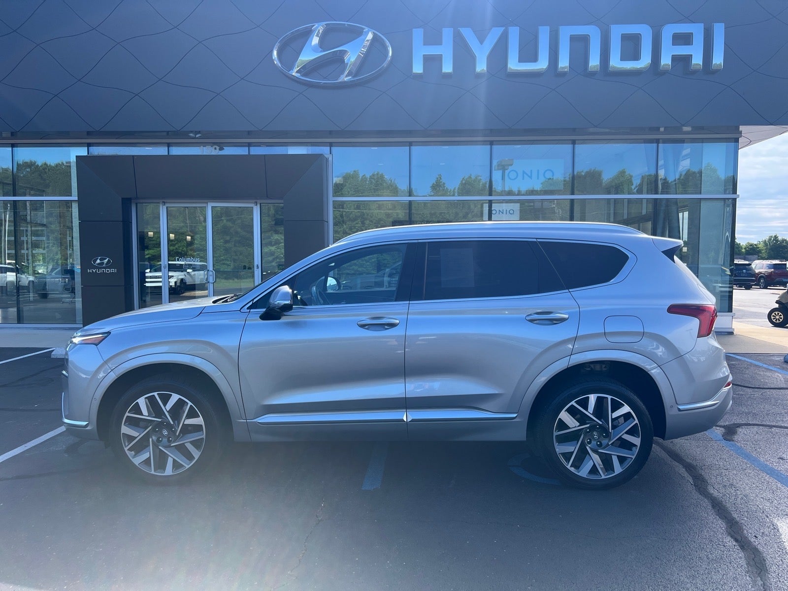 2022 Hyundai SANTA FE Calligraphy in Silver — front three-quarter view