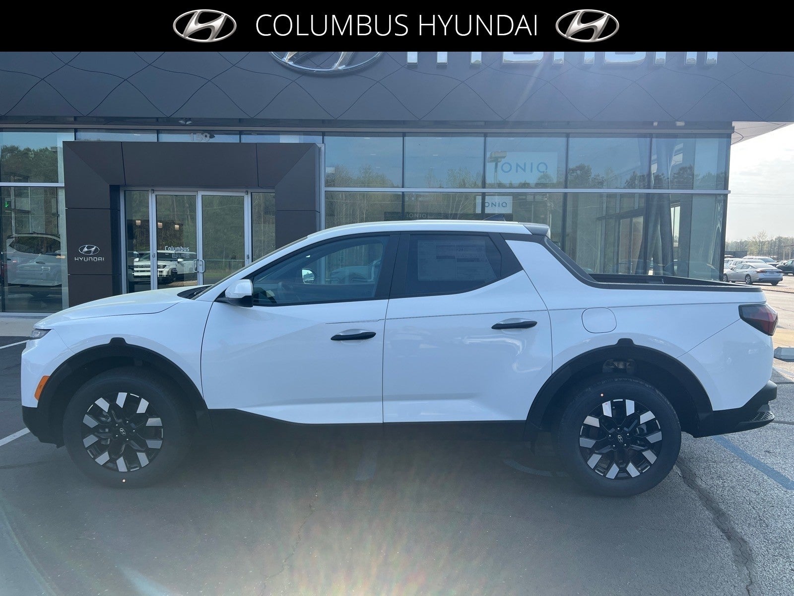 2026 Hyundai SANTA CRUZ SE in White — front three-quarter view