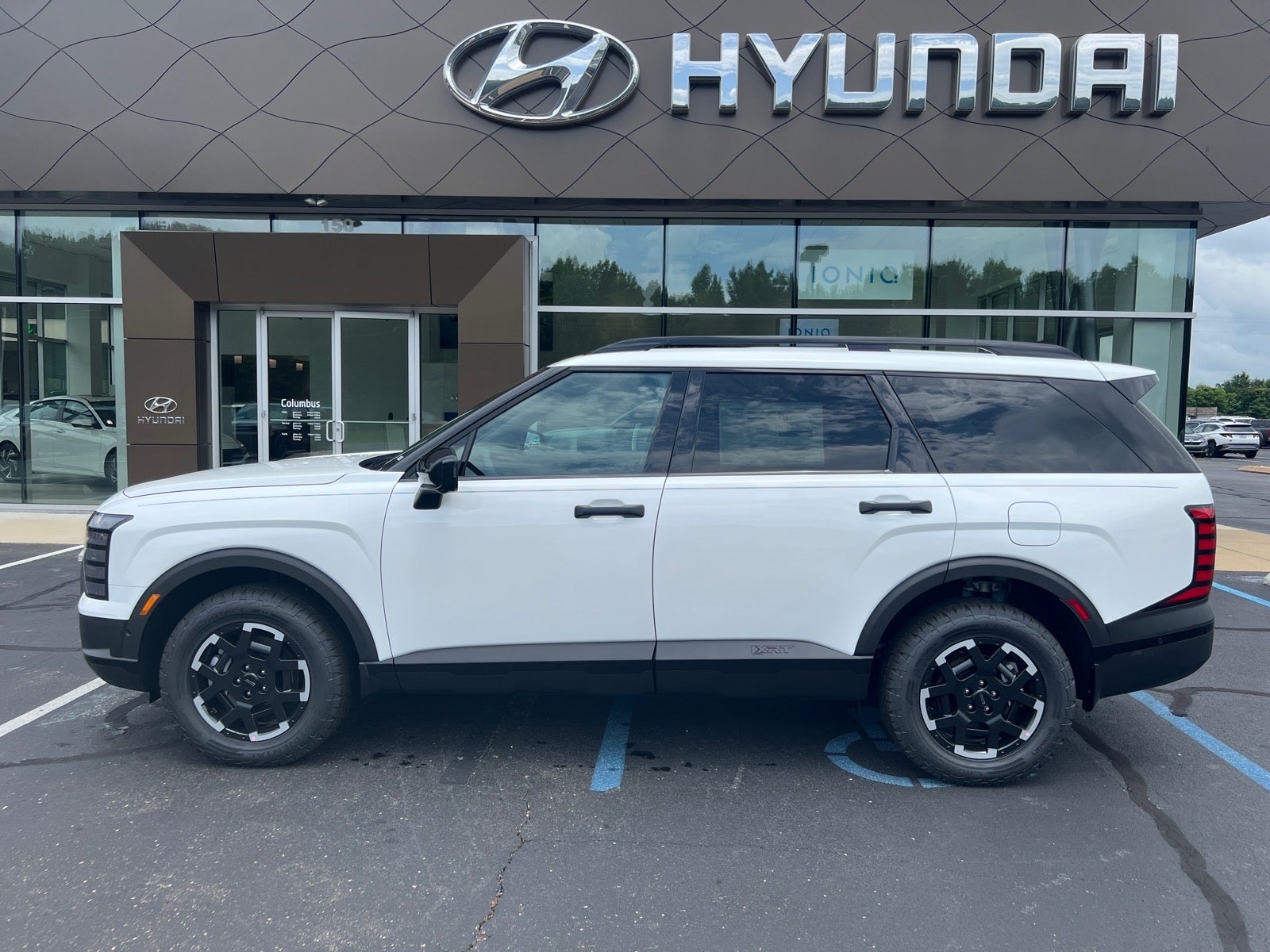 2026 Hyundai PALISADE XRT Pro in White — front three-quarter view