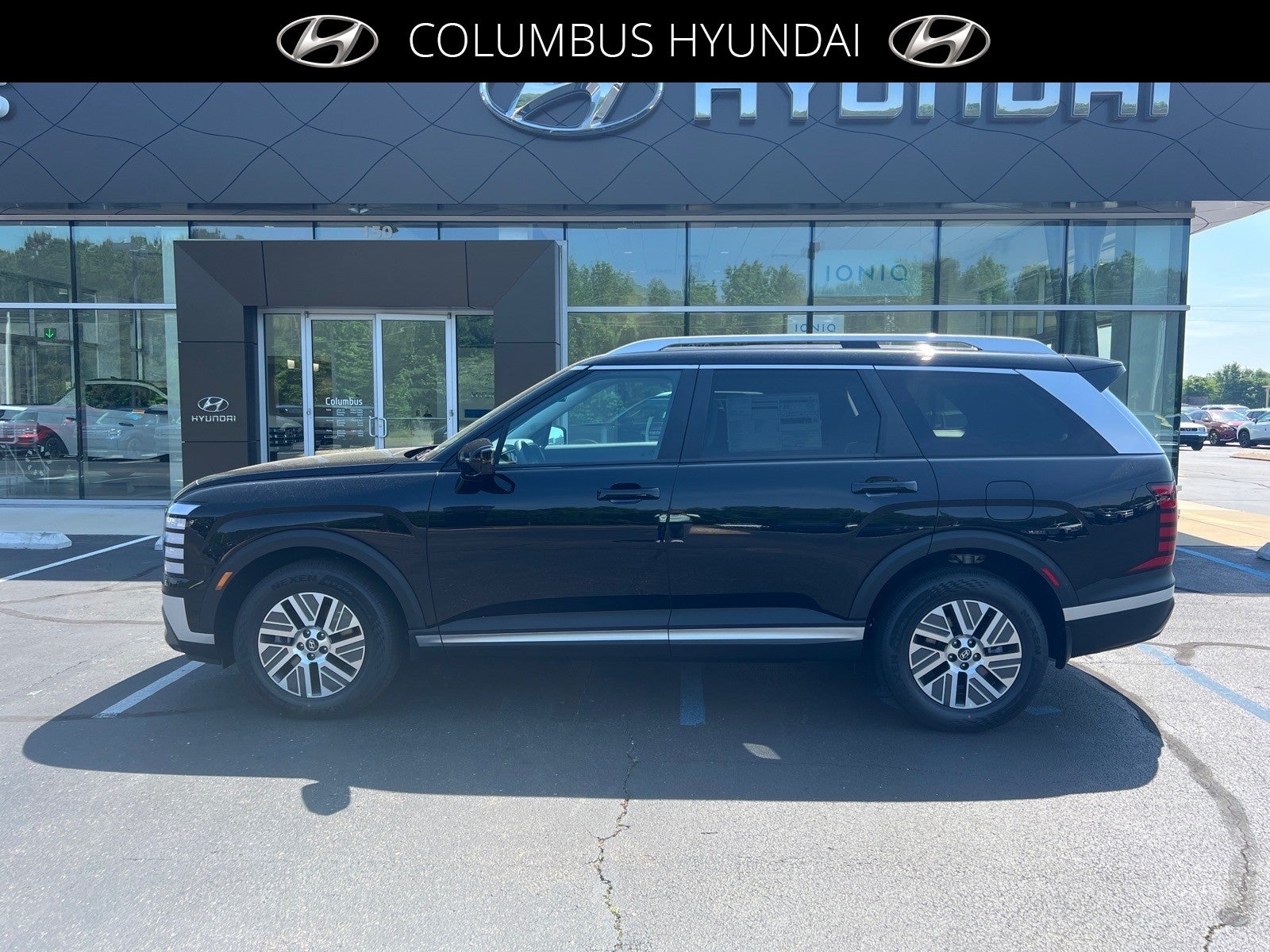 2026 Hyundai PALISADE HYBRID SEL in Black — front three-quarter view