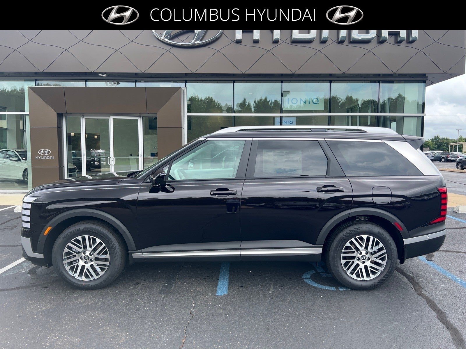 2026 Hyundai PALISADE SEL Premium in Maroon — front three-quarter view